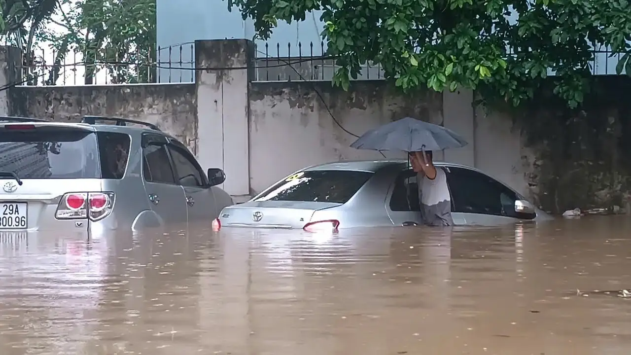 شمال فيتنام يستعد لعواصف رعدية شديدة قد تؤثر على السكان.